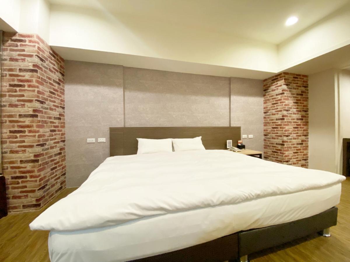 Taichung Old F Hotel Buitenkant foto