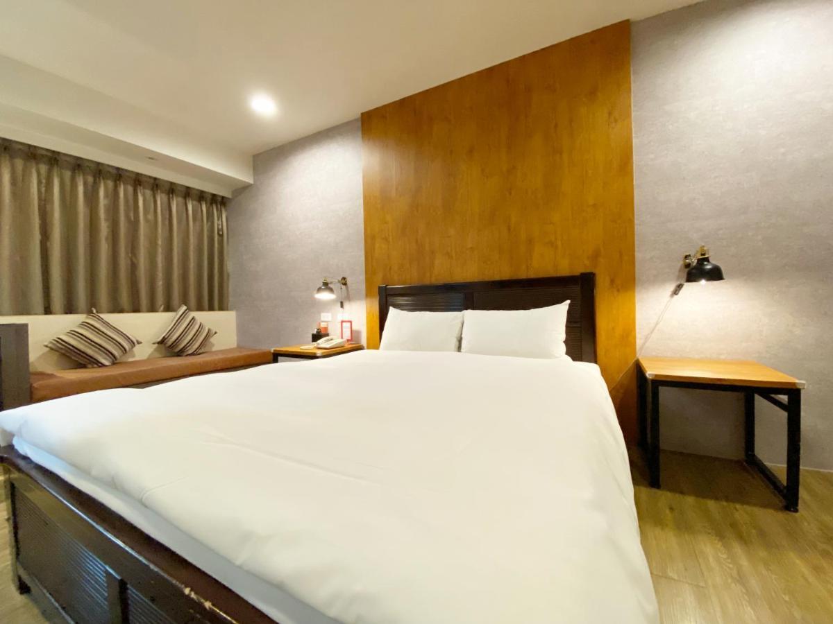 Taichung Old F Hotel Buitenkant foto
