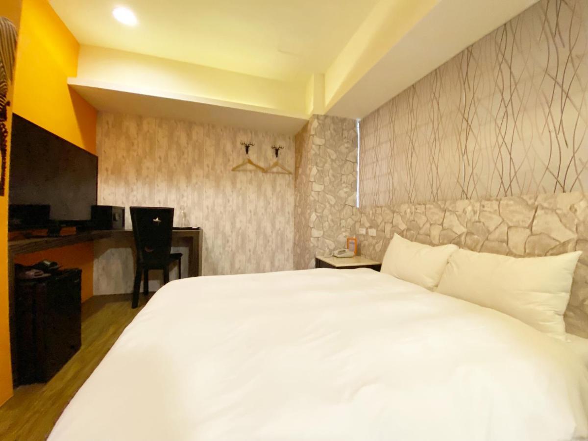Taichung Old F Hotel Buitenkant foto