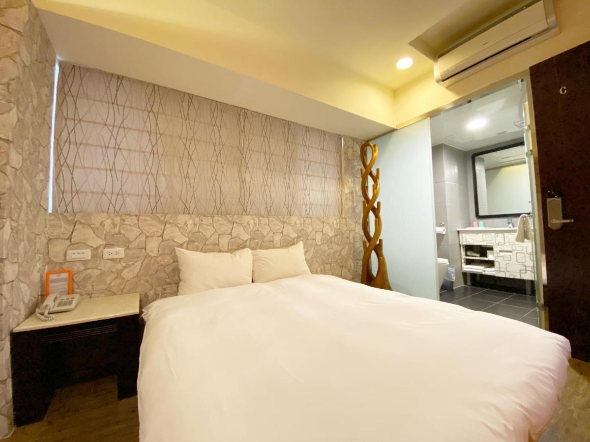 Taichung Old F Hotel Buitenkant foto
