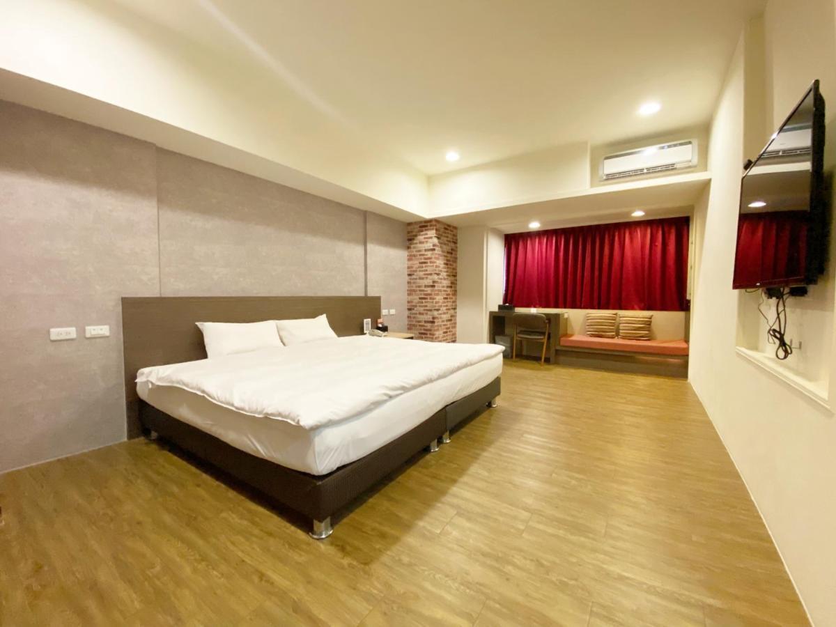 Taichung Old F Hotel Buitenkant foto